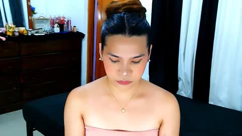 Snapshot of caylineaddison chatting on 05.29.26 The Queen Named ADDISON online show from 05.29.26