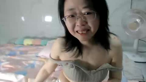 Snapshot of cbz112233 chatting on 01.01.25 ANNYANNY online show from 01.01.25