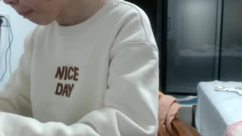 Snapshot of cbz112233 chatting on 02.16.25 ANNYANNY online show from 02.16.25