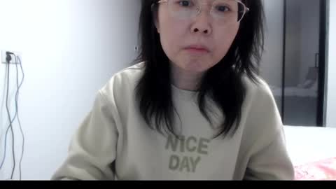 Snapshot of cbz112233 chatting on 02.20.25 ANNYANNY online show from 02.20.25