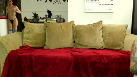 Snapshot of ccgreysweatpants chatting on 01.30.25 WHAT CAN YOU GET US TO DO online show from 01.30.25