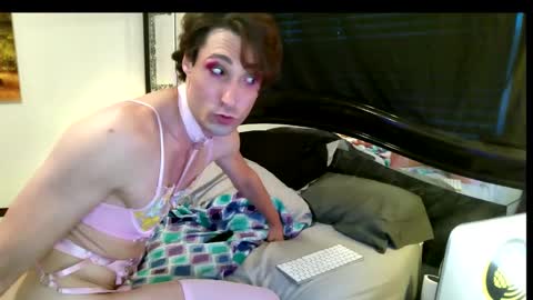 Snapshot of cdashleysimmons chatting on 10.19.25 Allie North online show from 10.19.25