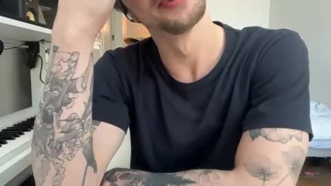 Snapshot of cddwot chatting on 06.16.26 jdjayco online show from 06.16.26