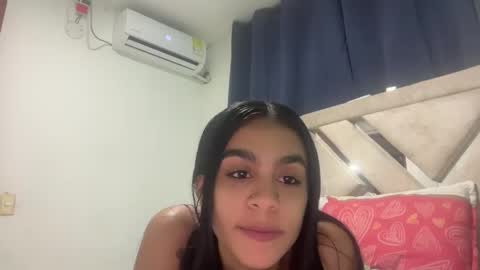 ceci1218 online show from 04.05.26