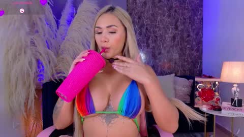 Snapshot of celestemiilani chatting on 10.23.25 online show from 10.23.25