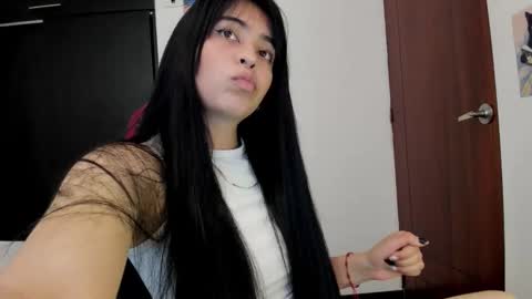 Snapshot of celestinepurple chatting on 09.26.25 Celestineeeeee online show from 09.26.25