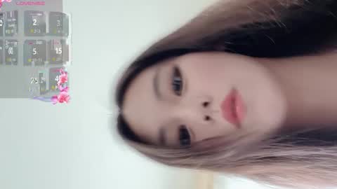 Snapshot of celestisse1 chatting on 10.30.25 celestisse1 online show from 10.30.25