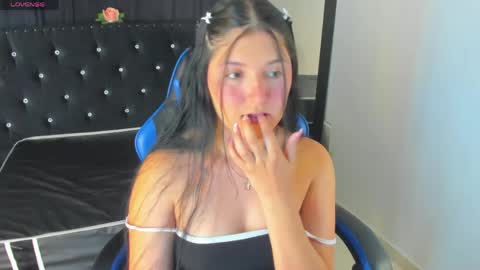 Snapshot of celesttee_21 chatting on 04.21.26 Celesttee online show from 04.21.26