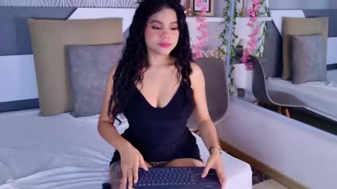 Snapshot of celine_lee chatting on 09.13.25 Celine online show from 09.13.25