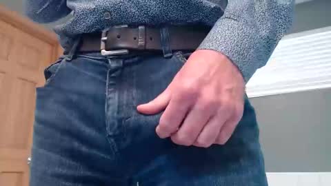 Snapshot of centerfield24 chatting on 03.03.25 Centerfield online show from 03.03.25