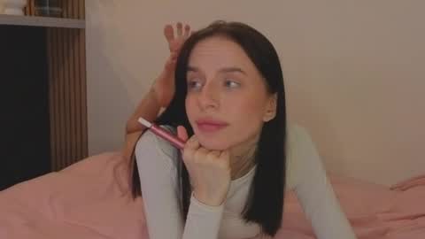 Snapshot of ceserisisi chatting on 05.18.26 Livia online show from 05.18.26