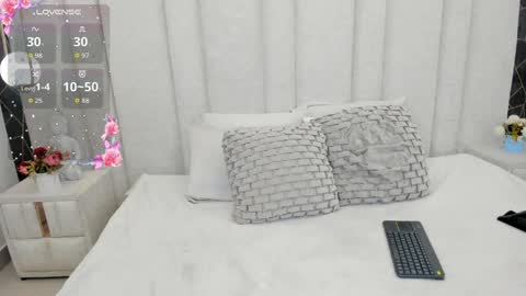 Snapshot of chanel_watson chatting on 04.09.26 CHANEL online show from 04.09.26