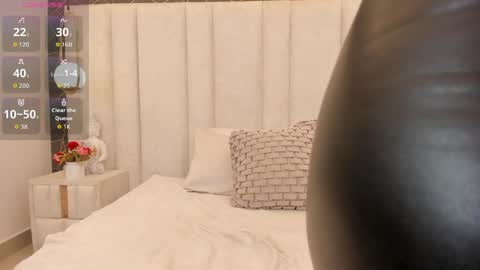 Snapshot of chanel_watson chatting on 04.10.26 CHANEL online show from 04.10.26