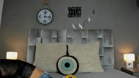 Snapshot of chaneladamss_ chatting on 01.20.25 C H A N E L online show from 01.20.25