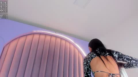 Snapshot of chaneladamss_ chatting on 01.24.25 C H A N E L online show from 01.24.25