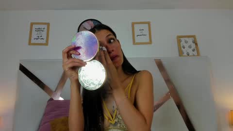 Snapshot of chaneladamss_ chatting on 02.08.25 C H A N E L online show from 02.08.25