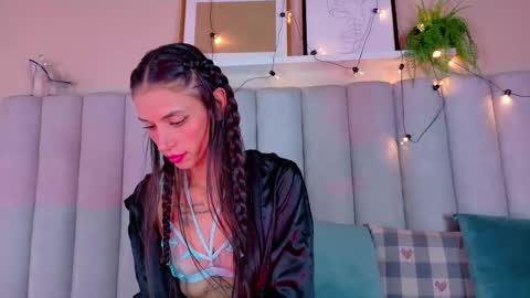 Snapshot of chaneladamss_ chatting on 10.22.25 C H A N E L online show from 10.22.25