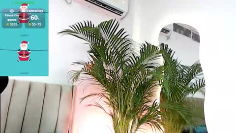 Snapshot of chanelvelvet chatting on 12.01.25 chanelvelvet online show from 12.01.25