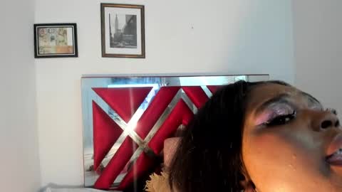 Snapshot of channellross chatting on 03.08.25 Chanell online show from 03.08.25