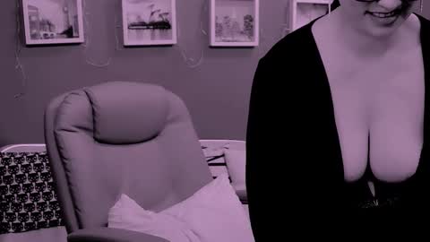 The Queen online show from 03.08.26