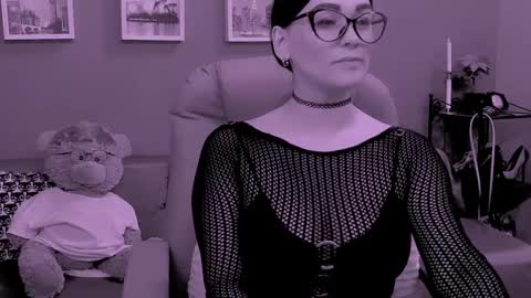 The Queen online show from 04.05.26