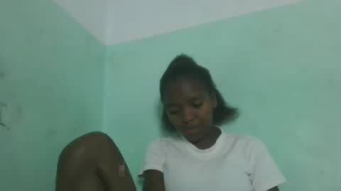 Snapshot of chanteuse655720 chatting on 04.23.26 chanteuse655720 online show from 04.23.26