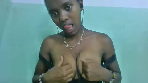 Snapshot of chanteuse655720 chatting on 05.23.26 chanteuse655720 online show from 05.23.26