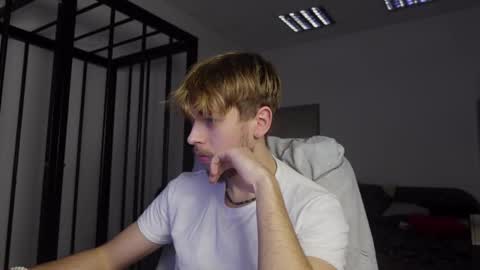 CHARLES SINS online show from 02.02.25