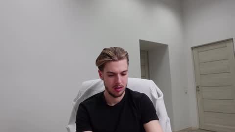 CHARLES SINS online show from 03.05.25