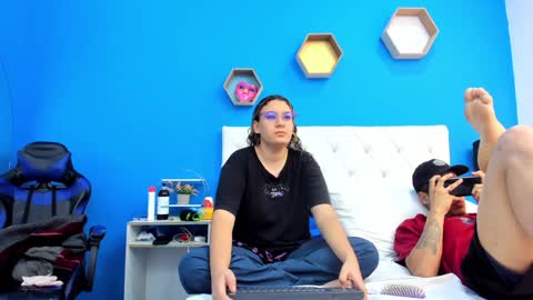Charles y Elara online show from 12.29.24