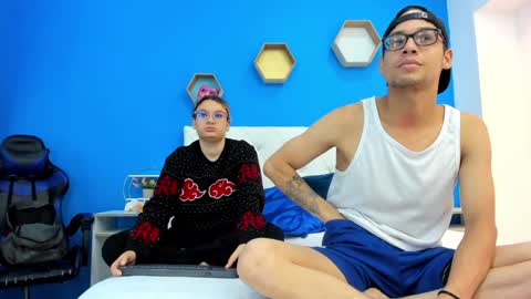 Charles y Elara online show from 01.04.25