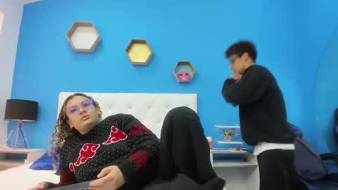 Charles y Elara online show from 02.01.25