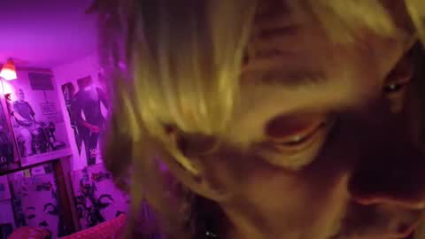 Snapshot of charli_girl chatting on 02.12.25 Charli online show from 02.12.25