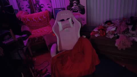 Snapshot of charli_girl chatting on 02.22.25 Charli online show from 02.22.25