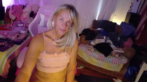 Snapshot of charli_girl chatting on 09.23.25 Charli online show from 09.23.25