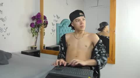 Snapshot of charlie_latino chatting on 06.27.26 charlie_latino online show from 06.27.26