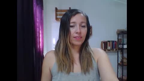 Snapshot of charlot_ponze chatting on 12.01.25 charlott online show from 12.01.25