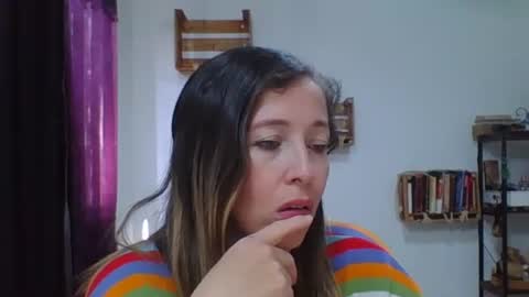 Snapshot of charlot_ponze chatting on 12.02.25 charlott online show from 12.02.25