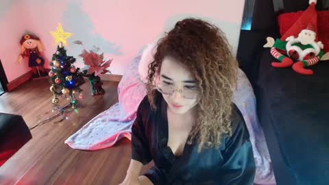 Snapshot of charlotte1117 chatting on 12.22.24 Char 3 online show from 12.22.24