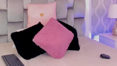   Charlotte  online show from 09.17.25