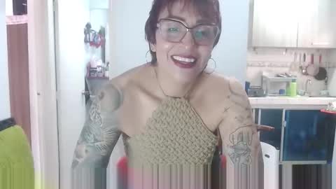 Snapshot of charlotte_gray_1 chatting on 04.10.26 Charlotte online show from 04.10.26