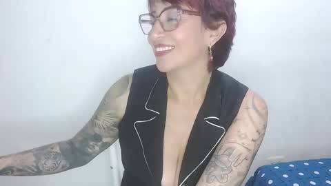 Snapshot of charlotte_gray_1 chatting on 04.25.26 Charlotte online show from 04.25.26