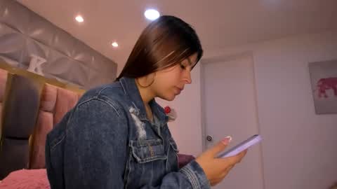 Charlotte Icee online show from 02.10.26