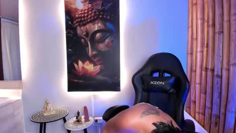 Snapshot of charlotte_mitchell_25 chatting on 10.17.25 CHARLOTTE online show from 10.17.25
