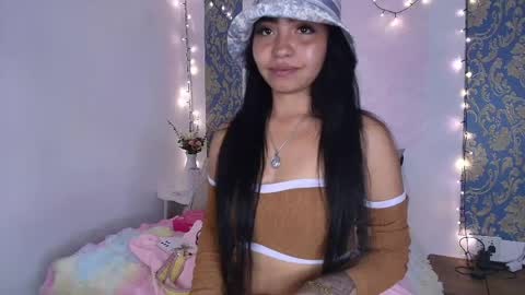 Snapshot of charlotte_princess_1 chatting on 05.02.26 charlotte_princess_1 online show from 05.02.26