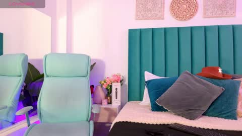 Charlotte Brandt online show from 04.02.26