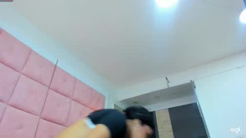 Snapshot of charlottee17 chatting on 03.06.25 ANDRE online show from 03.06.25