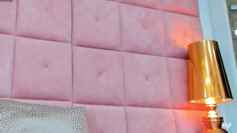 Snapshot of charlottee17 chatting on 03.06.25 ANDRE online show from 03.06.25