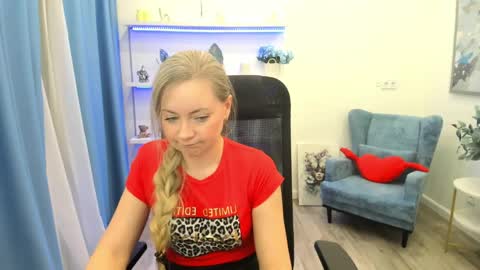 Snapshot of charlottekerti chatting on 03.29.26 Charlotte online show from 03.29.26