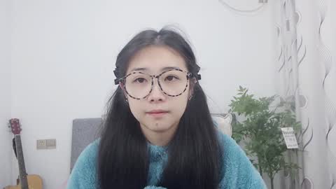 Snapshot of charlottelin chatting on 01.04.25 Charlotte online show from 01.04.25